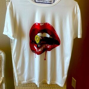 CLEARANCE NWOT- Lips catching a bullet ( last one)